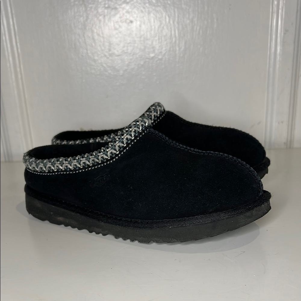 UGG Black Kids Slippers